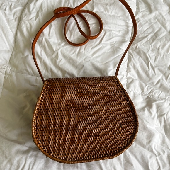 Handwoven Rattan Bag - Picture 5 of 8